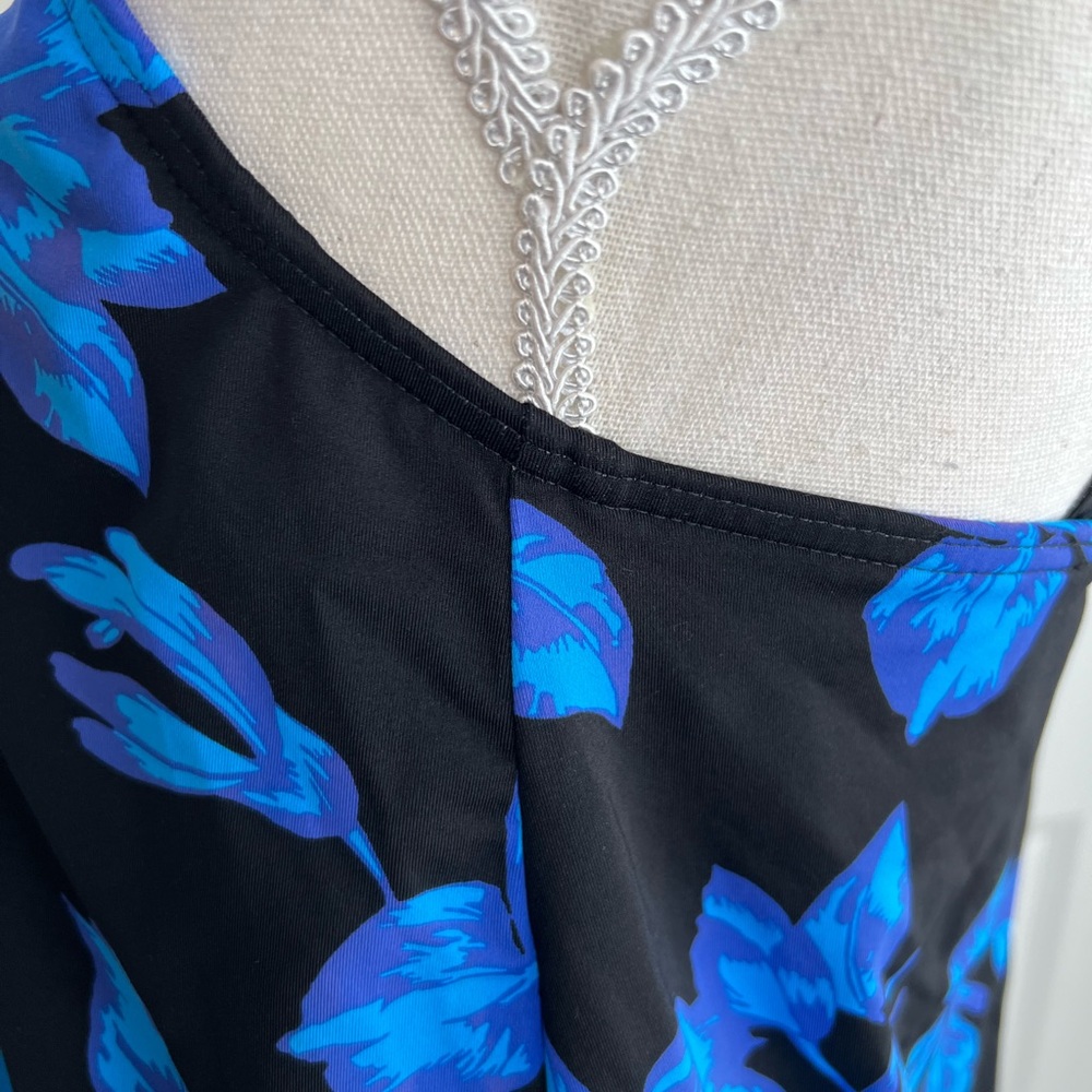 Lands’ End Blue Black Floral Blouson Racerback Tankini Swimsuit Top 8 Shelf Bra - Picture 7 of 12